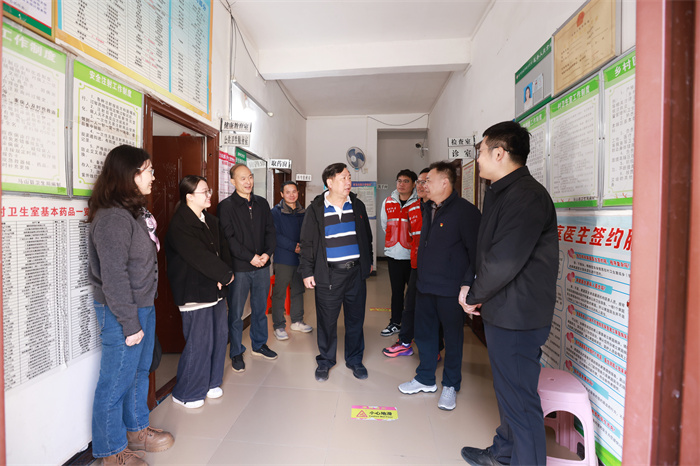 无码av影片
副校长陈俊强带队赴龙琴村开展乡村振兴调研暨帮扶慰问活动 第 2 张