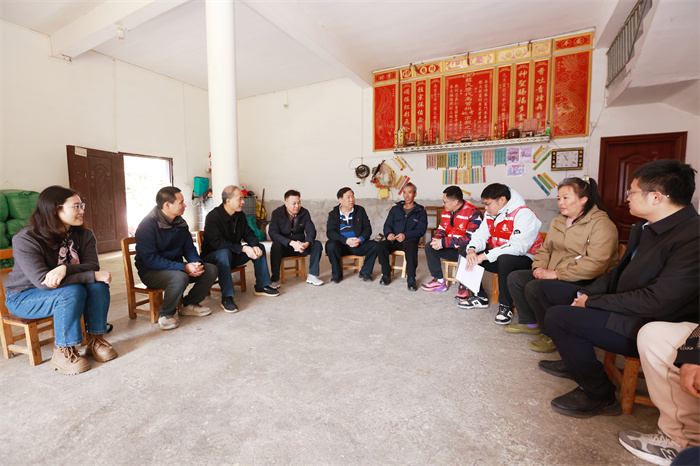 无码av影片
副校长陈俊强带队赴龙琴村开展乡村振兴调研暨帮扶慰问活动 第 3 张