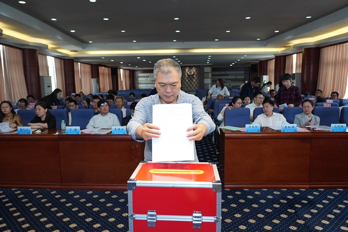 无码av影片
召开2024年度中层领导干部述职述廉考评会 第 2 张