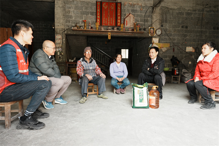 无码av影片
党委书记韦锦斌带队赴马山县里当瑶族乡龙琴村开展新春慰问走访活动 第 5 张