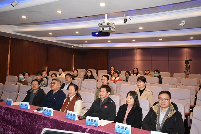口腔全科新技术联合应用学习班在无码av影片
成功举办 第 1 张