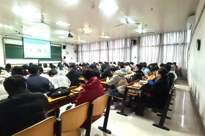 教学质量“首考”！无码av影片
开展新学期教学巡查工作 第 2 张
